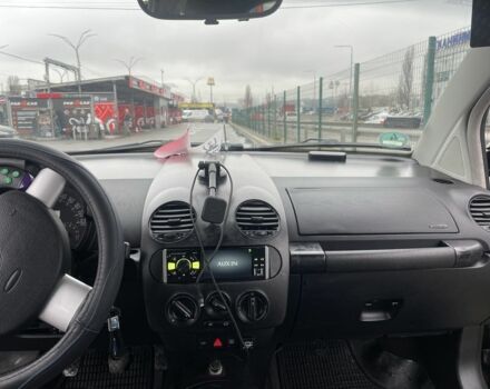 Желтый Фольксваген Битл, объемом двигателя 1.6 л и пробегом 283 тыс. км за 3100 $, фото 11 на Automoto.ua