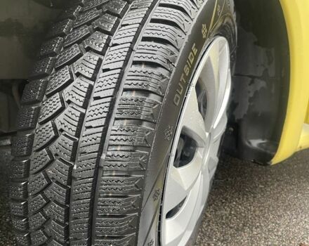 Желтый Фольксваген Битл, объемом двигателя 1.6 л и пробегом 283 тыс. км за 3100 $, фото 14 на Automoto.ua