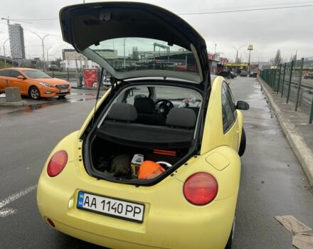 Желтый Фольксваген Битл, объемом двигателя 1.6 л и пробегом 283 тыс. км за 3100 $, фото 19 на Automoto.ua