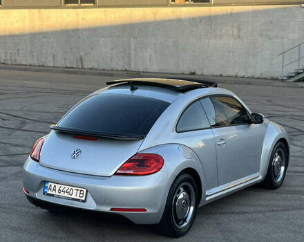 Серый Фольксваген Битл, объемом двигателя 2.5 л и пробегом 140 тыс. км за 8900 $, фото 3 на Automoto.ua