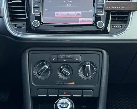 Серый Фольксваген Битл, объемом двигателя 2.5 л и пробегом 140 тыс. км за 8900 $, фото 18 на Automoto.ua