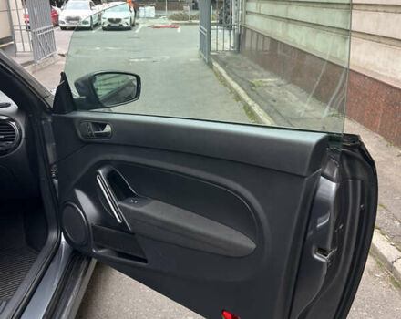 Серый Фольксваген Битл, объемом двигателя 1.98 л и пробегом 93 тыс. км за 14500 $, фото 3 на Automoto.ua