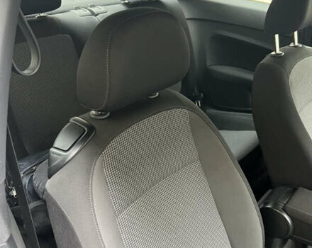 Серый Фольксваген Битл, объемом двигателя 1.98 л и пробегом 93 тыс. км за 14500 $, фото 5 на Automoto.ua