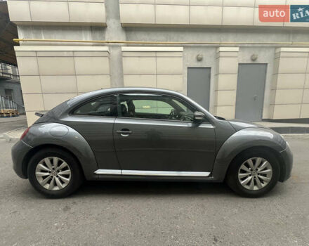 Серый Фольксваген Битл, объемом двигателя 1.98 л и пробегом 93 тыс. км за 14500 $, фото 2 на Automoto.ua