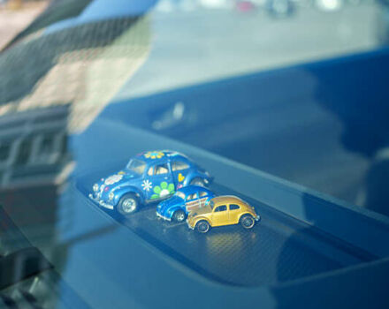 Синий Фольксваген Битл, объемом двигателя 1.8 л и пробегом 160 тыс. км за 12000 $, фото 17 на Automoto.ua