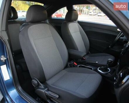 Синий Фольксваген Битл, объемом двигателя 2 л и пробегом 62 тыс. км за 14999 $, фото 13 на Automoto.ua