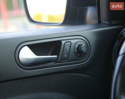 Синий Фольксваген Битл, объемом двигателя 2 л и пробегом 62 тыс. км за 14999 $, фото 24 на Automoto.ua