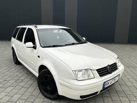 Фольксваген Бора 2000 в Хмельницком на Automoto.ua Белый Фольксваген Бора, объемом двигателя 1.9 л и пробегом 315 тыс. км за 3400 $, фото 1 на Automoto.ua