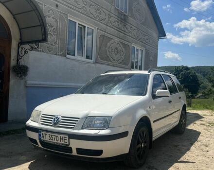 Белый Фольксваген Бора, объемом двигателя 1.6 л и пробегом 250 тыс. км за 1100 $, фото 1 на Automoto.ua