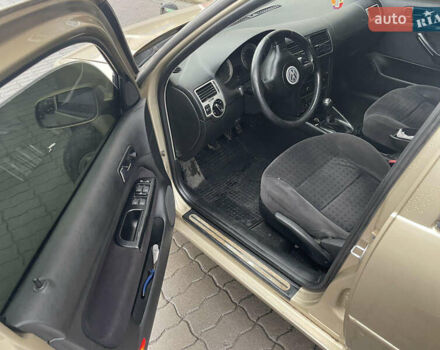 Бежевий Фольксваген Бора, об'ємом двигуна 1.6 л та пробігом 300 тис. км за 3200 $, фото 8 на Automoto.ua