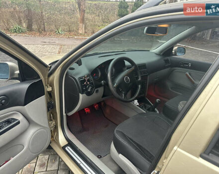 Бежевий Фольксваген Бора, об'ємом двигуна 1.98 л та пробігом 315 тис. км за 2999 $, фото 14 на Automoto.ua