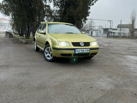 Бежевий Фольксваген Бора, об'ємом двигуна 2 л та пробігом 330 тис. км за 3600 $, фото 1 на Automoto.ua