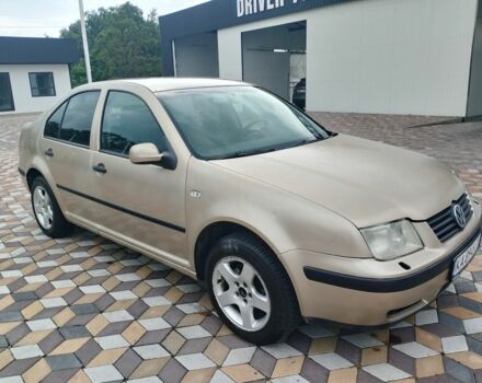 Бежевий Фольксваген Бора, об'ємом двигуна 1.6 л та пробігом 300 тис. км за 2500 $, фото 1 на Automoto.ua