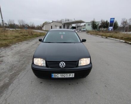 Черный Фольксваген Бора, объемом двигателя 1.6 л и пробегом 374 тыс. км за 3500 $, фото 6 на Automoto.ua