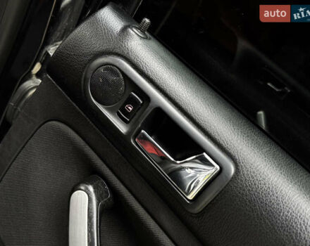 Черный Фольксваген Бора, объемом двигателя 2.3 л и пробегом 296 тыс. км за 3250 $, фото 46 на Automoto.ua