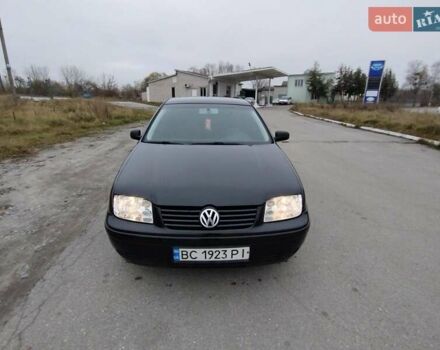 Черный Фольксваген Бора, объемом двигателя 1.6 л и пробегом 375 тыс. км за 3500 $, фото 5 на Automoto.ua