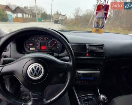 Черный Фольксваген Бора, объемом двигателя 1.6 л и пробегом 375 тыс. км за 3500 $, фото 13 на Automoto.ua
