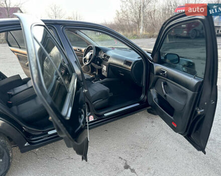 Черный Фольксваген Бора, объемом двигателя 1.6 л и пробегом 287 тыс. км за 3500 $, фото 24 на Automoto.ua