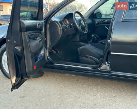 Черный Фольксваген Бора, объемом двигателя 1.6 л и пробегом 287 тыс. км за 3500 $, фото 20 на Automoto.ua