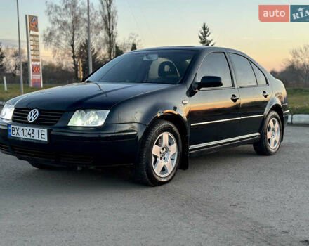 Черный Фольксваген Бора, объемом двигателя 1.6 л и пробегом 287 тыс. км за 3500 $, фото 1 на Automoto.ua