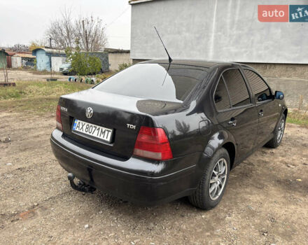 Черный Фольксваген Бора, объемом двигателя 1.9 л и пробегом 372 тыс. км за 5000 $, фото 5 на Automoto.ua