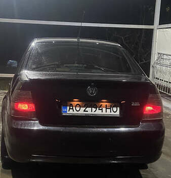 Черный Фольксваген Бора, объемом двигателя 1.6 л и пробегом 300 тыс. км за 4500 $, фото 9 на Automoto.ua