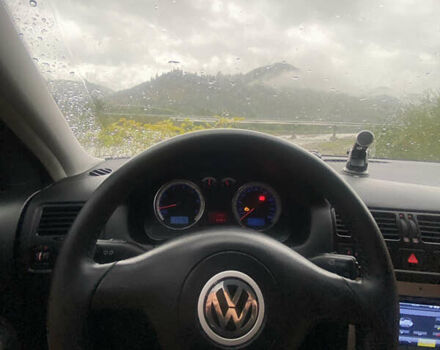 Черный Фольксваген Бора, объемом двигателя 1.6 л и пробегом 300 тыс. км за 4500 $, фото 10 на Automoto.ua