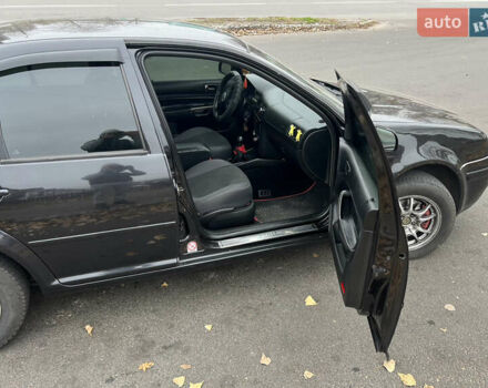 Черный Фольксваген Бора, объемом двигателя 1.6 л и пробегом 306 тыс. км за 3500 $, фото 5 на Automoto.ua