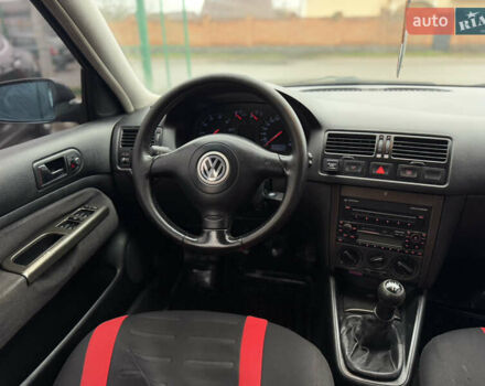 Черный Фольксваген Бора, объемом двигателя 1.6 л и пробегом 318 тыс. км за 3500 $, фото 14 на Automoto.ua