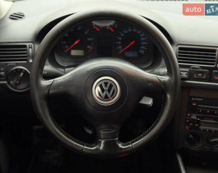 Черный Фольксваген Бора, объемом двигателя 1.6 л и пробегом 318 тыс. км за 3500 $, фото 16 на Automoto.ua