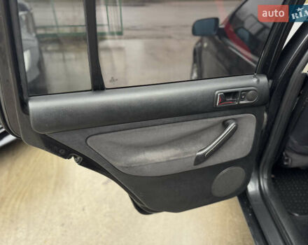 Черный Фольксваген Бора, объемом двигателя 1.6 л и пробегом 318 тыс. км за 3500 $, фото 20 на Automoto.ua