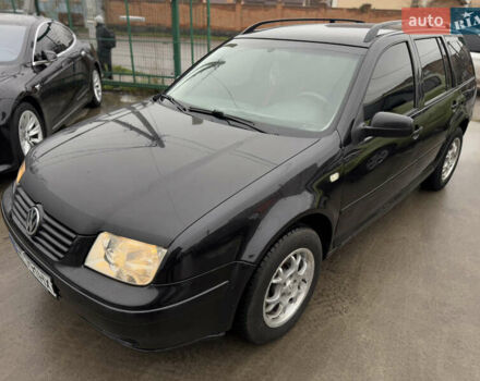 Черный Фольксваген Бора, объемом двигателя 1.6 л и пробегом 318 тыс. км за 3500 $, фото 4 на Automoto.ua