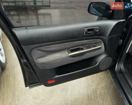 Черный Фольксваген Бора, объемом двигателя 1.6 л и пробегом 318 тыс. км за 3500 $, фото 18 на Automoto.ua