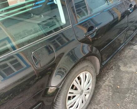 Черный Фольксваген Бора, объемом двигателя 2.3 л и пробегом 300 тыс. км за 3500 $, фото 2 на Automoto.ua