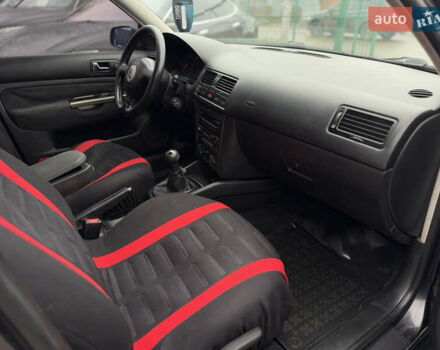 Черный Фольксваген Бора, объемом двигателя 1.6 л и пробегом 318 тыс. км за 3500 $, фото 24 на Automoto.ua