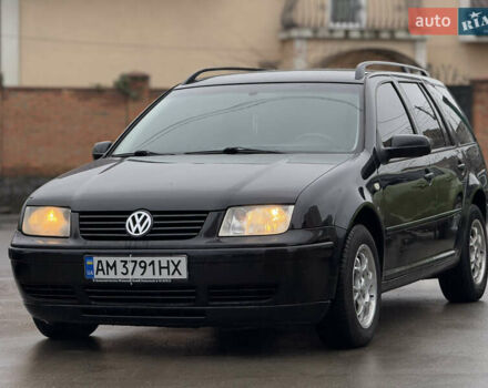 Черный Фольксваген Бора, объемом двигателя 1.6 л и пробегом 318 тыс. км за 3500 $, фото 3 на Automoto.ua