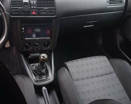 Черный Фольксваген Бора, объемом двигателя 1.6 л и пробегом 200 тыс. км за 4500 $, фото 15 на Automoto.ua