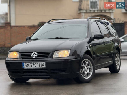 Черный Фольксваген Бора, объемом двигателя 1.6 л и пробегом 318 тыс. км за 3500 $, фото 1 на Automoto.ua