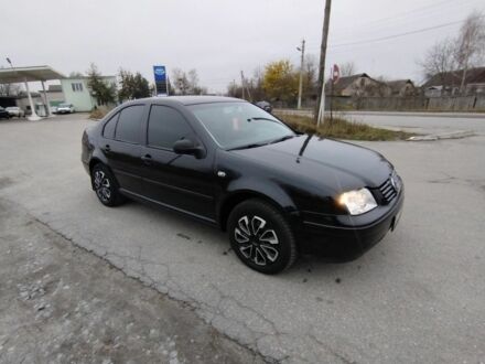 Черный Фольксваген Бора, объемом двигателя 1.6 л и пробегом 374 тыс. км за 3500 $, фото 1 на Automoto.ua