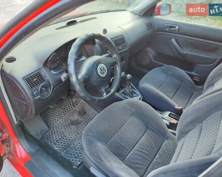 Красный Фольксваген Бора, объемом двигателя 1.6 л и пробегом 312 тыс. км за 2750 $, фото 7 на Automoto.ua
