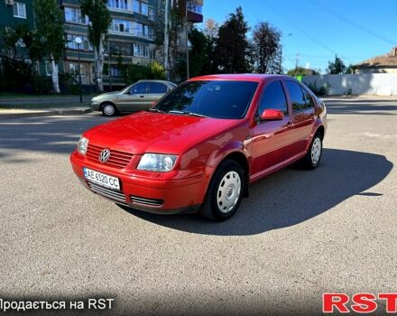 Красный Фольксваген Бора, объемом двигателя 1.6 л и пробегом 308 тыс. км за 3799 $, фото 2 на Automoto.ua