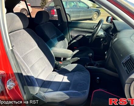 Красный Фольксваген Бора, объемом двигателя 1.6 л и пробегом 308 тыс. км за 3799 $, фото 4 на Automoto.ua