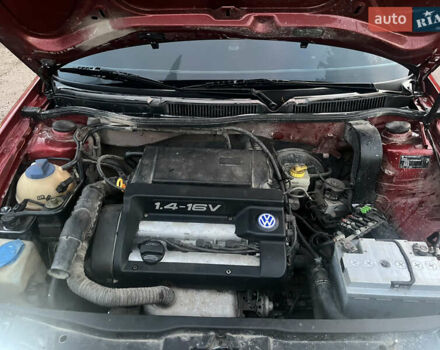 Красный Фольксваген Бора, объемом двигателя 1.4 л и пробегом 220 тыс. км за 3200 $, фото 10 на Automoto.ua