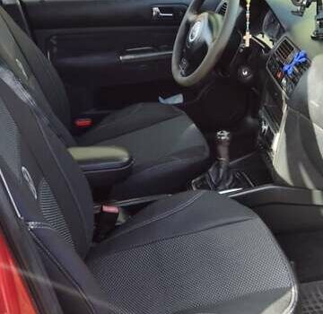 Красный Фольксваген Бора, объемом двигателя 1.6 л и пробегом 345 тыс. км за 4200 $, фото 3 на Automoto.ua