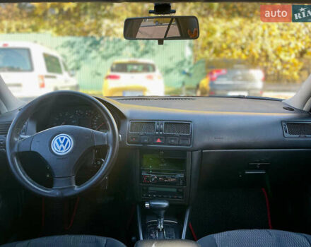 Фольксваген Бора 2002 в Киеве на Automoto.ua Красный Фольксваген Бора, объемом двигателя 1.6 л и пробегом 219 тыс. км за 3699 $, фото 5 на Automoto.ua