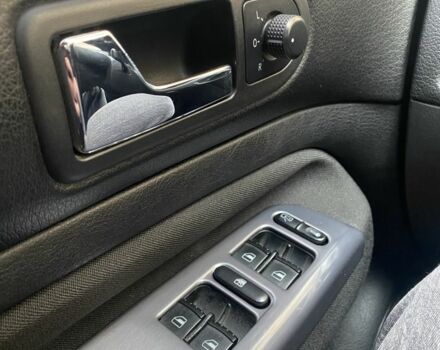 Красный Фольксваген Бора, объемом двигателя 2 л и пробегом 223 тыс. км за 5500 $, фото 6 на Automoto.ua