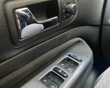 Красный Фольксваген Бора, объемом двигателя 2 л и пробегом 223 тыс. км за 5500 $, фото 6 на Automoto.ua