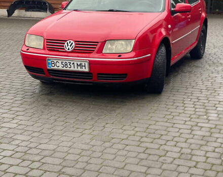 Красный Фольксваген Бора, объемом двигателя 1.6 л и пробегом 320 тыс. км за 3500 $, фото 1 на Automoto.ua