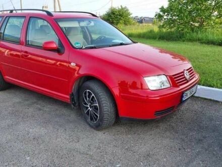 Фольксваген Бора 2003 в Ровно на Automoto.ua Красный Фольксваген Бора, объемом двигателя 1.6 л и пробегом 178 тыс. км за 5999 $, фото 1 на Automoto.ua