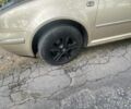 Желтый Фольксваген Бора, объемом двигателя 1.6 л и пробегом 200 тыс. км за 4500 $, фото 7 на Automoto.ua